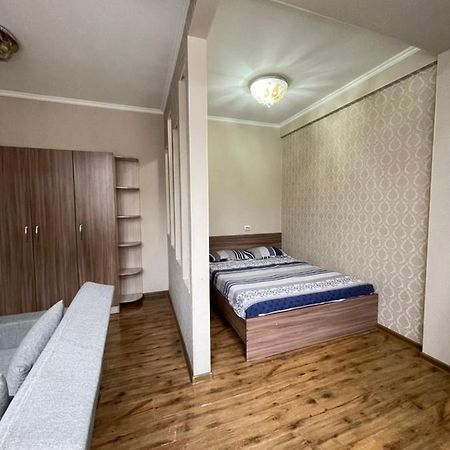 Rent Home Kg На Манаса Боконбаева Бишкек Экстерьер фото