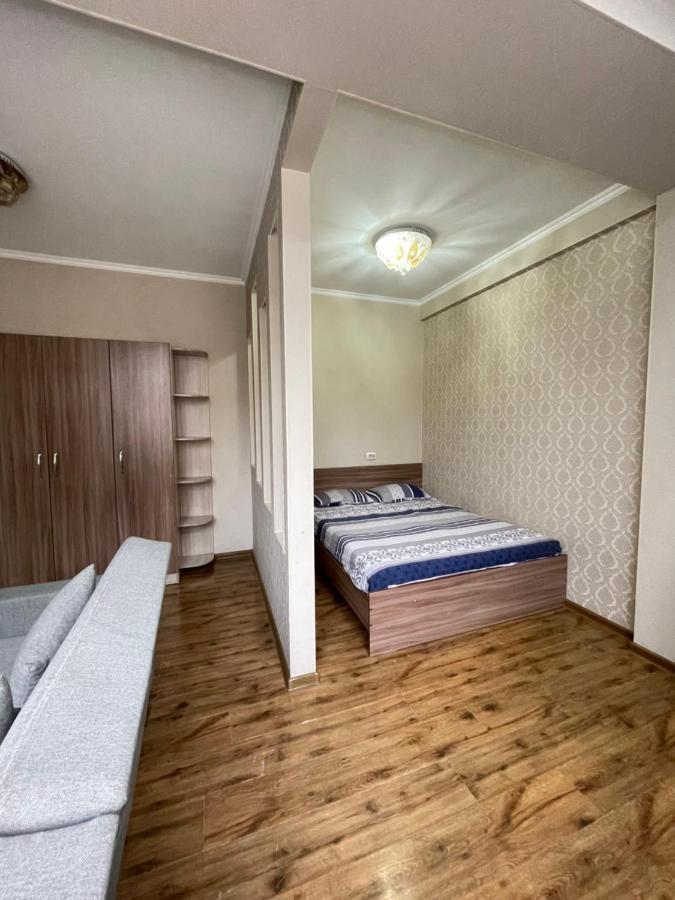 Rent Home Kg На Манаса Боконбаева Бишкек Экстерьер фото